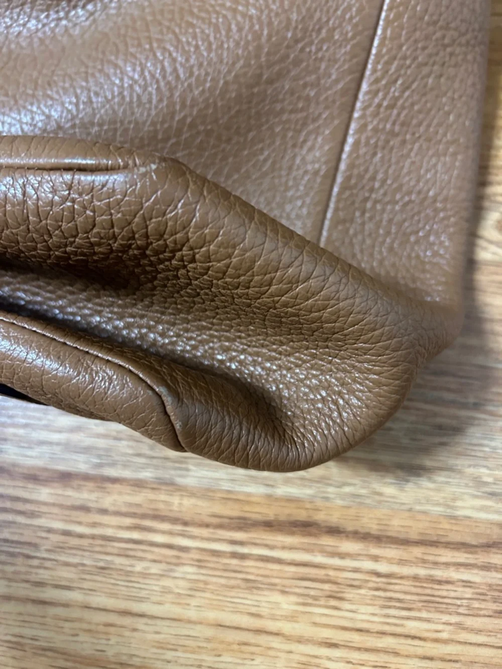 Michael Kors Classic Brown Leather Shoulder Hobo Bag - Picture 4 of 11